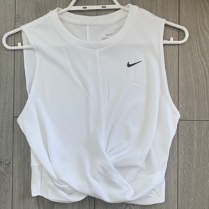 Nike women’s Dri-FIT twist cropped tank